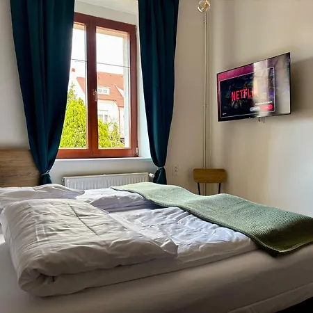 Urban - Tram Stop At Your Door, Metro 5-min Walk Apartamento